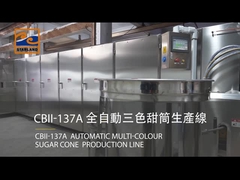 Τρεις χρωματιστές κώνες ζάχαρης